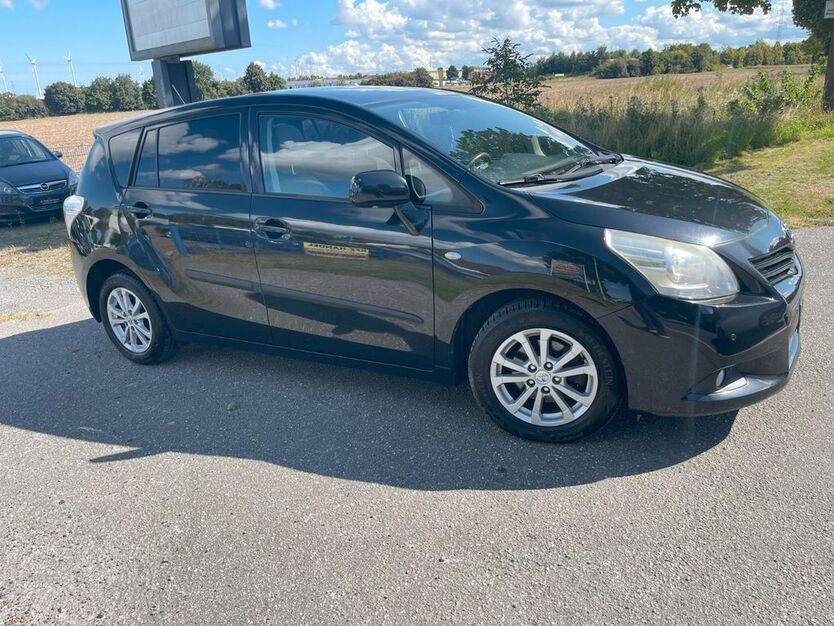 Toyota Verso 131.805 km 9.600 € Broderstorf 18184