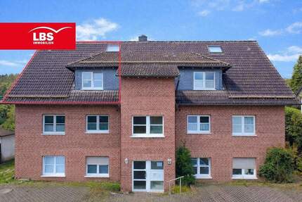 Dachgeschosswohnung mit eigenem Balkon und Spitzboden in Altenkleusheim 4 zimmer