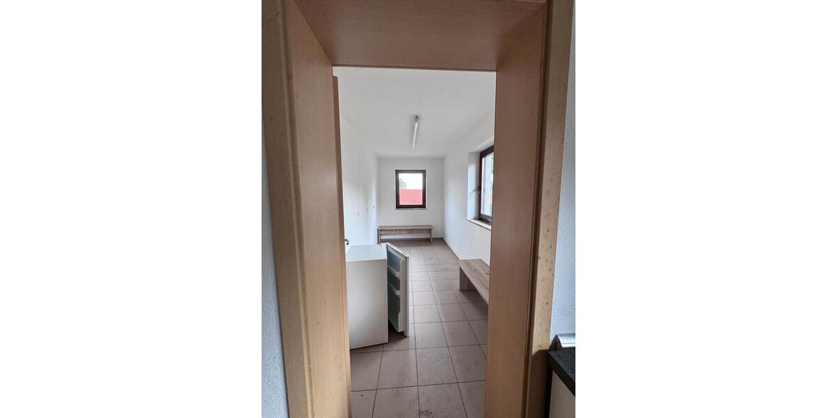 Mehrfamilienhaus, Wohnhaus Bad Neualbenreuth - 14 Zimmer, 254 m&sup2;, 220.000&euro; | Angebot:27147837