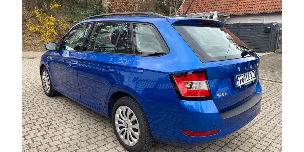Skoda Fabia 47.000 km 12.900 &euro; Gröbenzell 82194