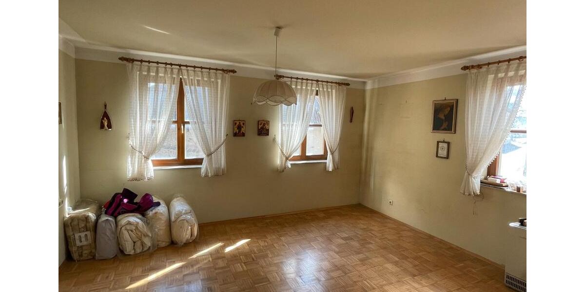 Einfamilienhaus Oberstreu - 8 Zimmer, 206 m&sup2;, 345.000&euro; | Angebot:26579521