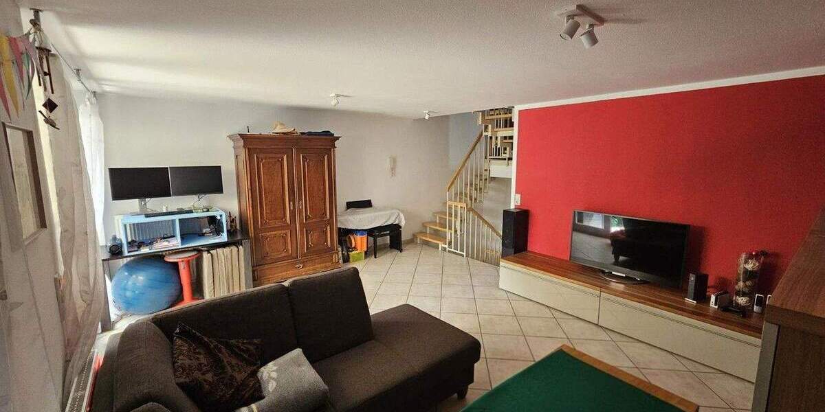 Familien-Immobilie mit Top-Lage von privat - 130m² Wohnen + 42m² Nutzfläche - 271m² Grund 5 zimmer