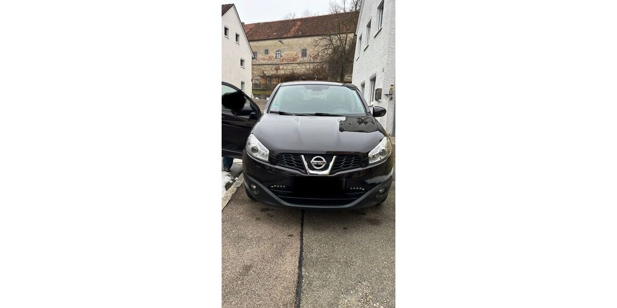Nissan Qashqai 103.000 km 8.200 &euro; Wallerstein 86757