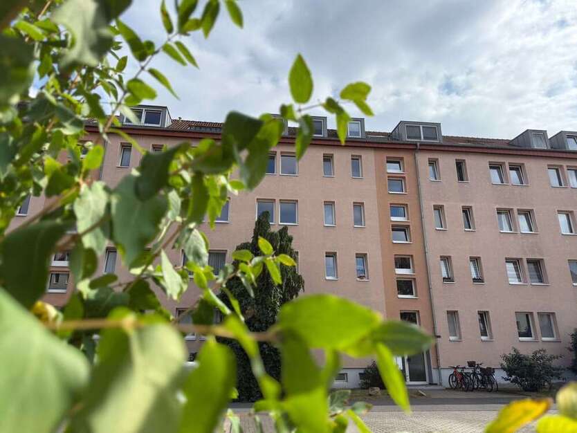 Wohnung zum Kaufen in Erfurt 249.000 € 97 m²