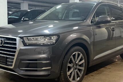 Audi Q7 156.850 km 29.999 &euro; München 81677