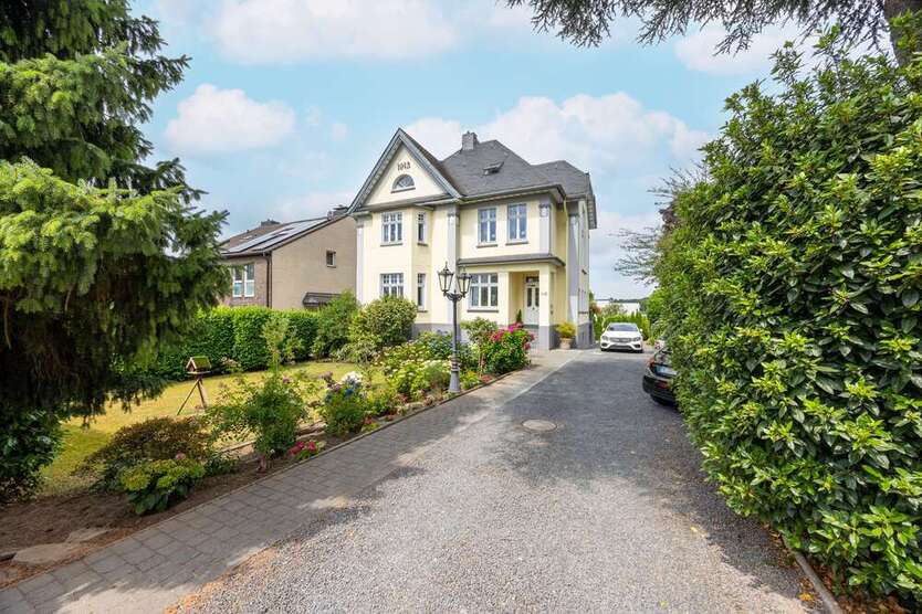 Haus zum Kaufen in Haan 899.000 € 297.8 m²