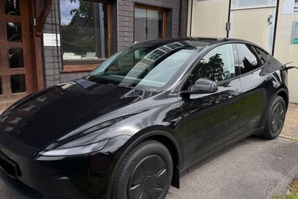 Tesla Model Y 1.800 km 44.999 &euro; Solingen 42655