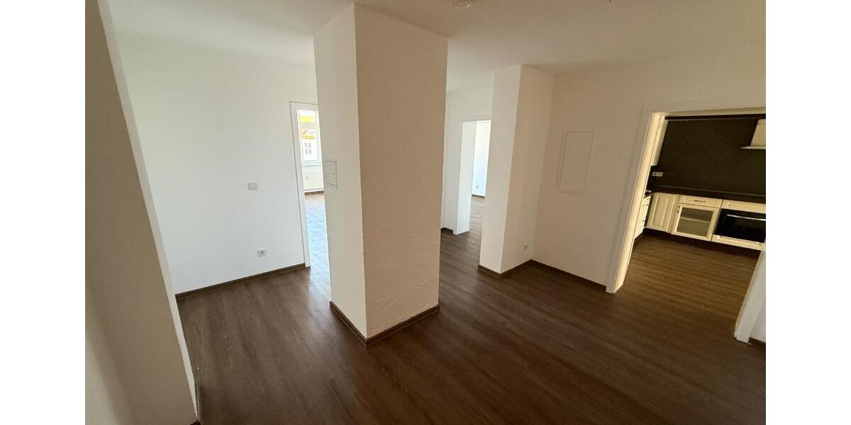 Etagenwohnung Cottbus - 4 Zimmer, 123 m&sup2;, 1.835&euro; | Angebot:26444334