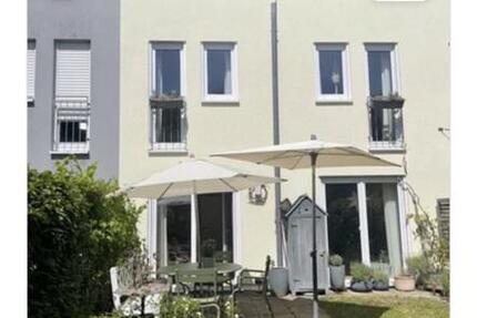 Haus Singen (Hohentwiel) - 4.5 Zimmer, 142 m&sup2;, 565.000&euro; | Angebot:26727347