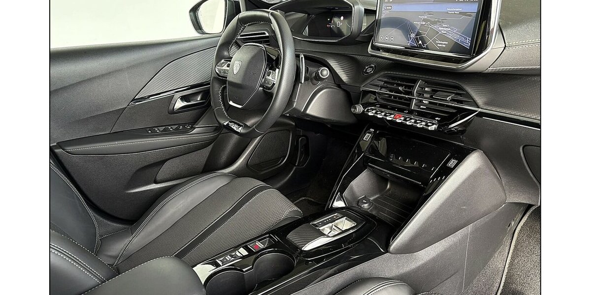 Peugeot 208 Hybrid GT Pano LED Kam Assist Keyless Temp 18.900 km 18.990 &euro; Stade 21682