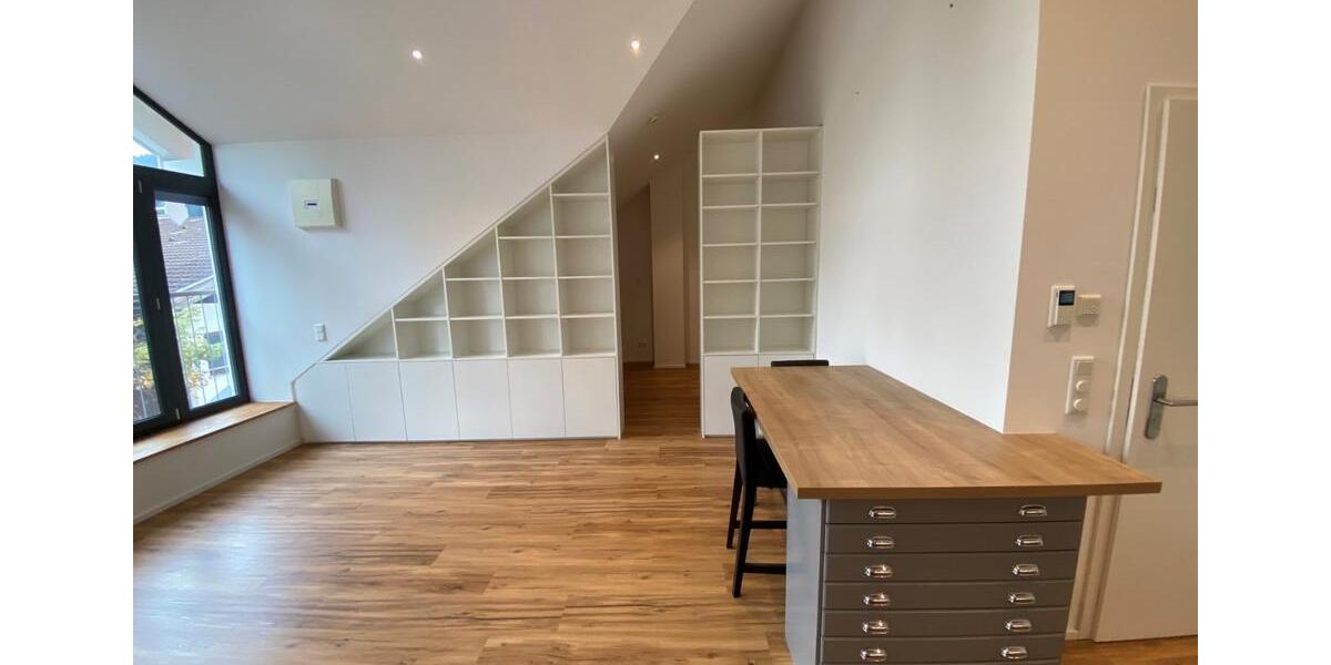 gehobene teílmöblierte 1,5 Zimmer Wohnung Dachgeschoss mit Lift 2 zimmer