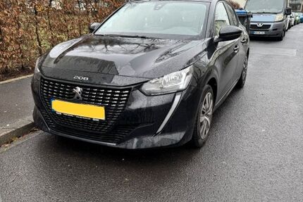 Peugeot 208 104.000 km 9.500 &euro; Mainz-Kostheim 55246