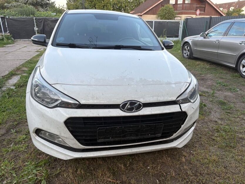 i20
