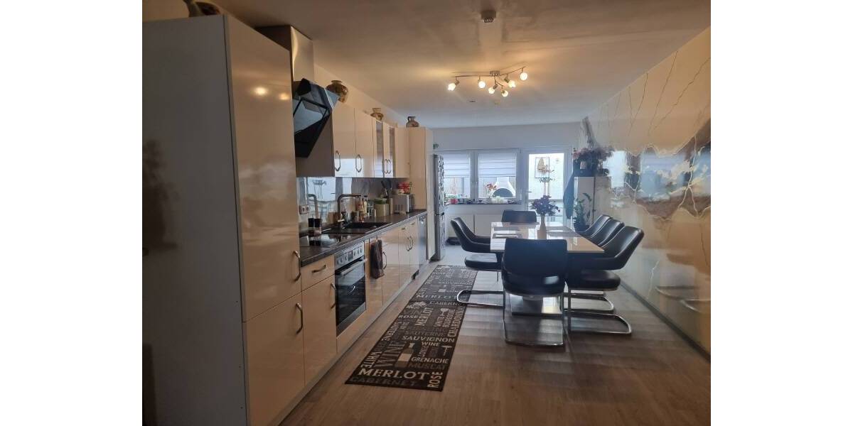 Reihenmittelhaus Crimmitschau - 6 Zimmer, 206 m&sup2;, 259.000&euro; | Angebot:25926457