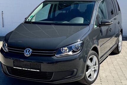 VW Touran 155.343 km 7.450 &euro; Bayreuth 95448