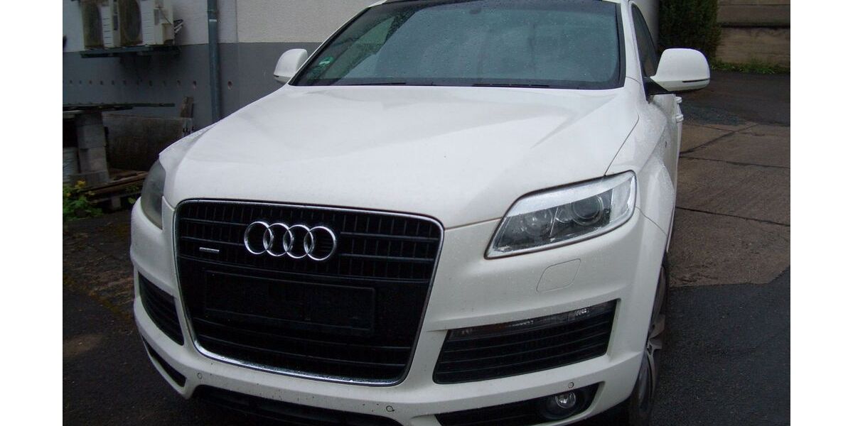 Audi Q7 363.000 km 4.390 &euro; Döbeln 04720