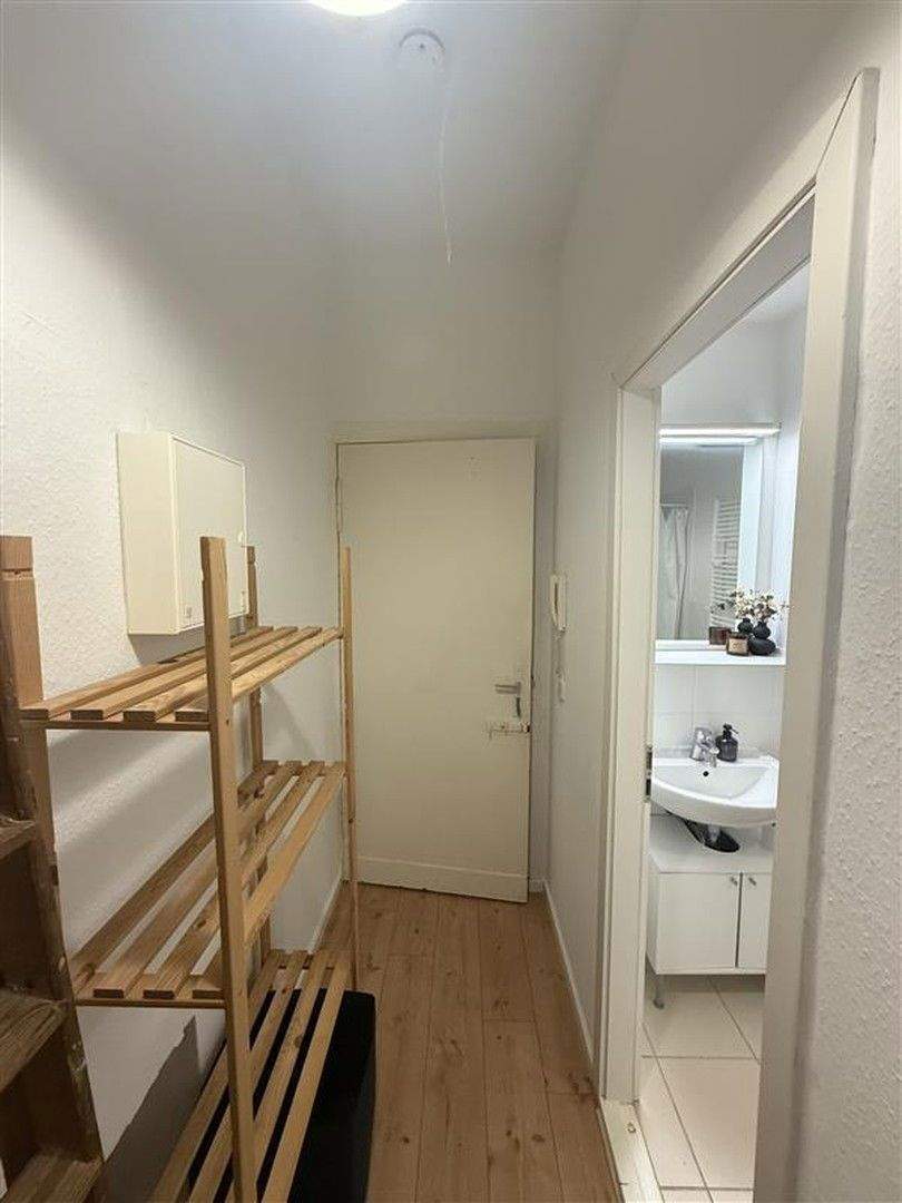 Zwei 1-Zimmerwohnungen im Erdgeschoss zu vermieten (Seitenflügel und Hinterhaus) 1 zimmer