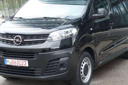 Opel Vivaro 59.870 km 21.800 € München 81829