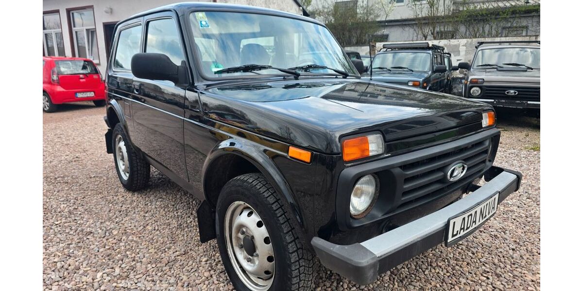 Lada Taiga 32.000 km 9.500 &euro; Waltershausen 99880