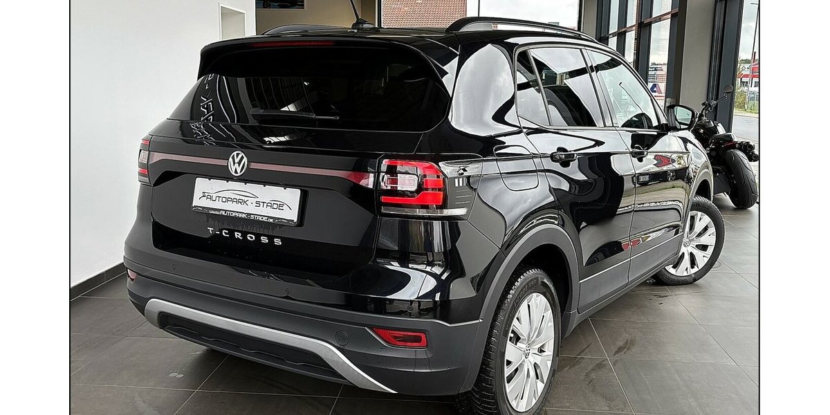 VW T-Cross Life DSG LED ACC Tempo Navi HAGEL 60.000 km 14.790 &euro; Stade 21682