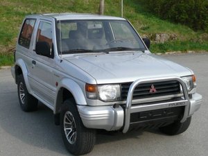 Mitsubishi Pajero 2.5 TD GLS 182.000 km 6.900 &euro; Nürtingen 72622