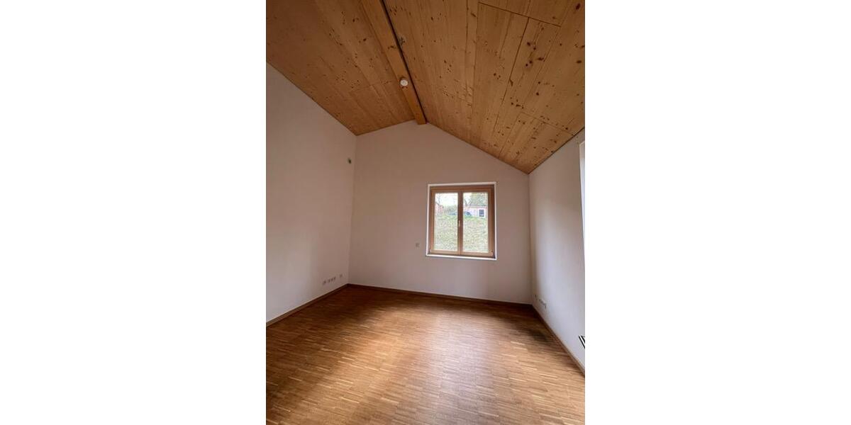 Bungalow Chemnitz Klaffenbach - 5 Zimmer, 150 m&sup2;, 2.050&euro; | Angebot:26461270