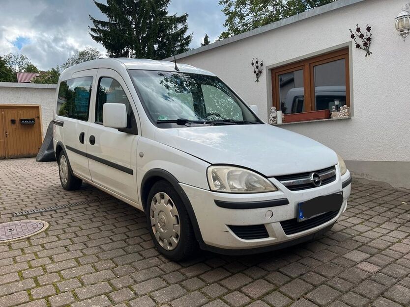 Opel Combo 177.000 km 3.200 € Ballenstedt 06493