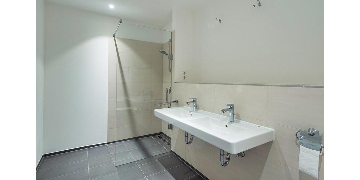 Etagenwohnung Dresden - 5 Zimmer, 143 m&sup2;, 2.220&euro; | Angebot:26338030