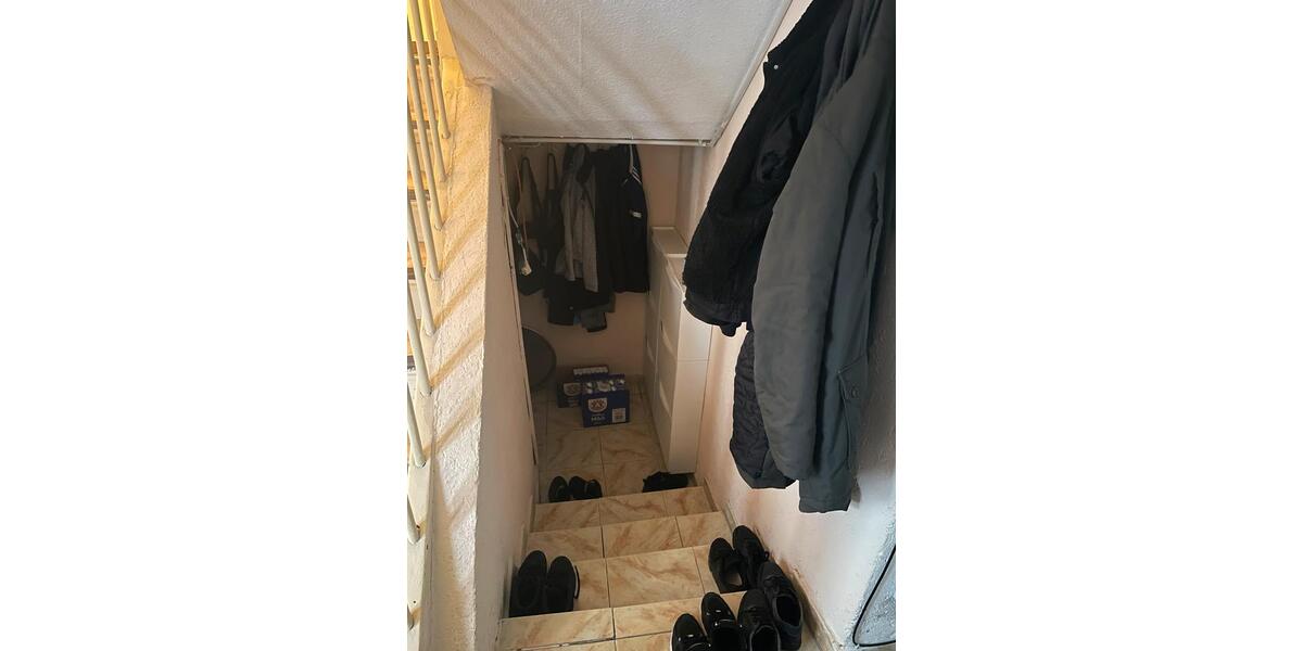 Einfamilienhaus Stuttgart Zuffenhausen - 5 Zimmer, 130 m&sup2;, 650.000&euro; | Angebot:25085457