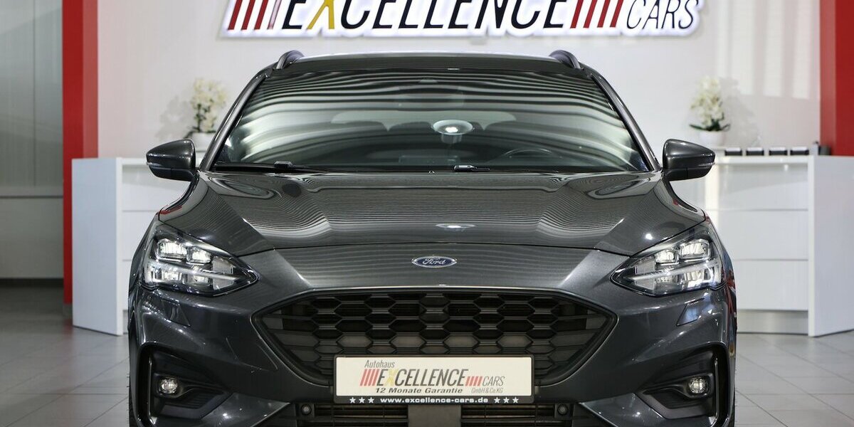 Ford Focus Tunier 1.5 EB ST-LINE-X SPORT / PANORAMA 108.000 km 18.444 &euro; Hamm 59077