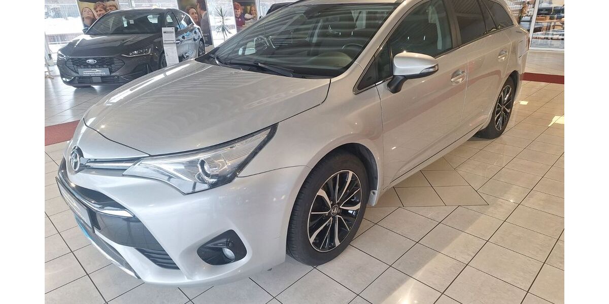 Toyota Avensis 53.711 km 17.490 &euro; Bernburg 06406