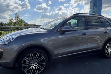 Porsche Cayenne 199.000 km 30.702 € Frankfurt am Main 60327