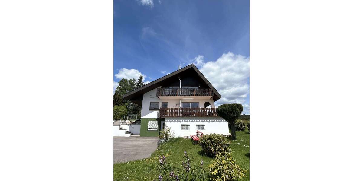 Einfamilienhaus Friedenweiler - 7.5 Zimmer, 283 m&sup2;, 490.000&euro; | Angebot:26885049