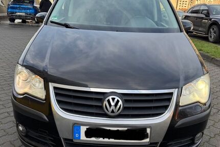 VW Touran 180.000 km 4.499 &euro; Berlin 13055