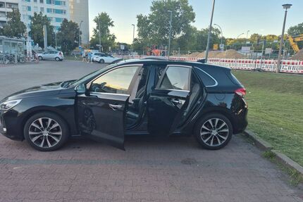 Hyundai i30 99.000 km 14.000 &euro; Berlin 12627