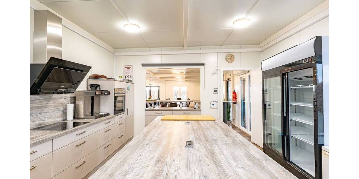 Gewerbeobjekt Drochtersen - 1 Zimmer, 137 m&sup2;, 2.160&euro; | Angebot:25692808