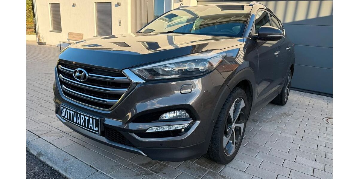 Hyundai TUCSON 130.000 km 14.999 &euro; Großbottwar 71723