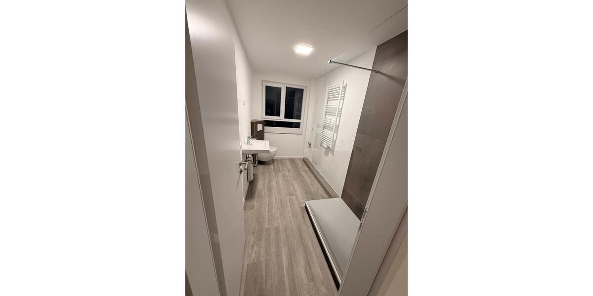 94 qm 4 Zimmer Küche Bad Keller Garage möglich Zentrum 4 zimmer