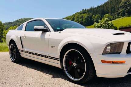 Ford Mustang 106.284 km 14.500 &euro; Schuttertal 77978