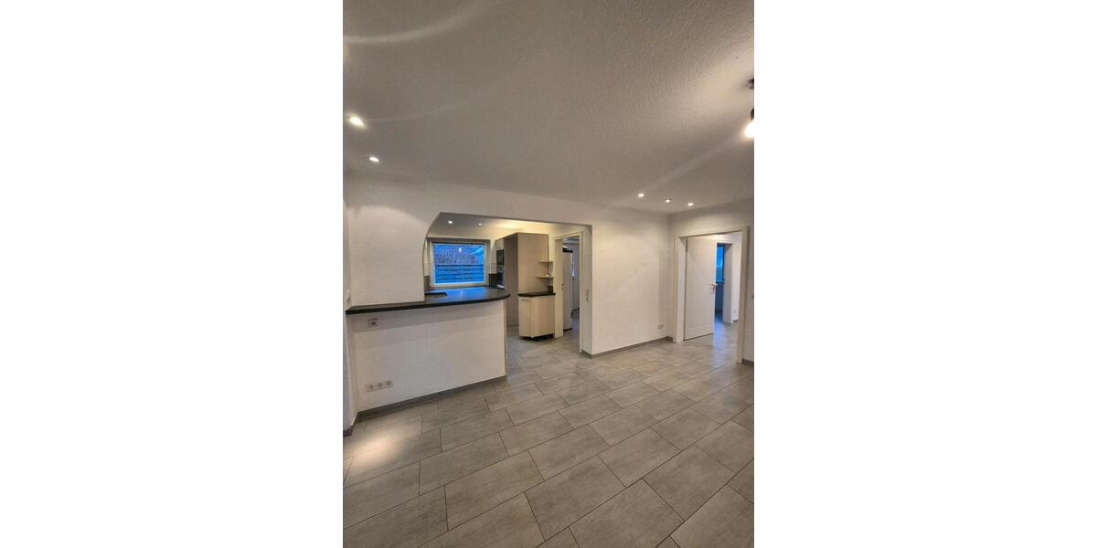 Einfamilienhaus Osterrönfeld - 10 Zimmer, 240 m&sup2;, 560.000&euro; | Angebot:25368947