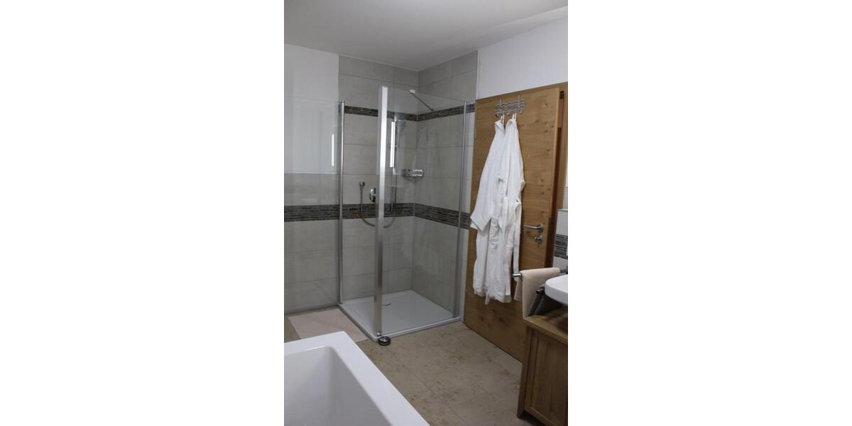 Etagenwohnung Walting - 4 Zimmer, 100 m&sup2;, 2.000&euro; | Angebot:25181740