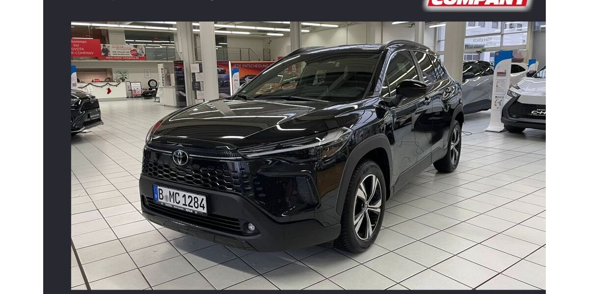 Toyota Corolla Cross 2.500 km 40.490 &euro; Berlin 13403
