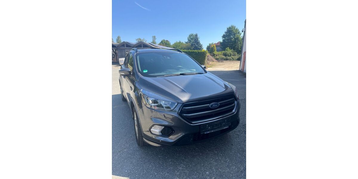 Ford Kuga 131.000 km 15.900 &euro; Windischeschenbach 92670