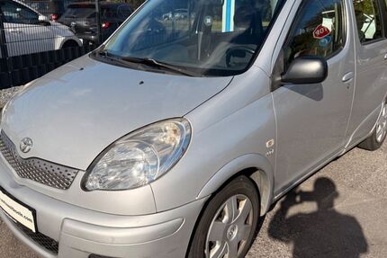 Toyota Yaris 225.055 km 3.490 &euro; Köln 51065