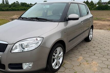 Skoda Fabia 78.500 km 5.950 &euro; Hamburg 22149