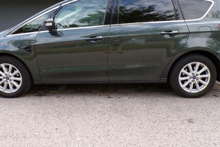 Ford S-Max 136.522 km 7.999 &euro; Rosenheim 83026