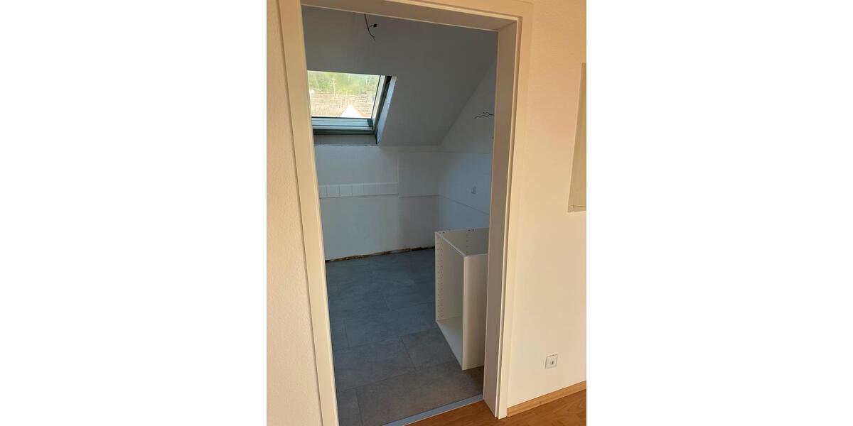 Dachgeschoßwohnung Dossenheim - 2.5 Zimmer, 55 m&sup2;, 900&euro; | Angebot:26376246