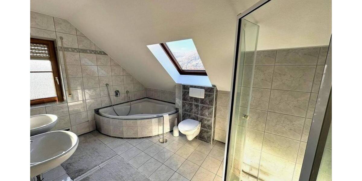 Etagenwohnung Albstadt Ebingen - 3 Zimmer, 86 m&sup2;, 199.000&euro; | Angebot:25928566