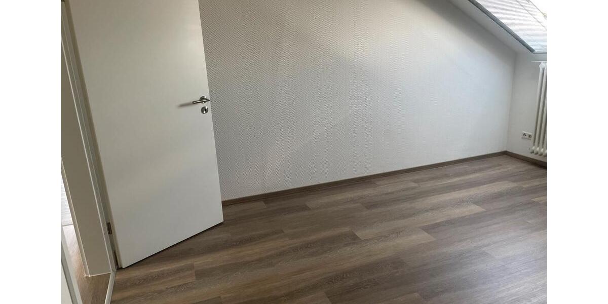 Dachgeschoßwohnung Freudenstadt - 3 Zimmer, 68 m&sup2;, 175.000&euro; | Angebot:26837820