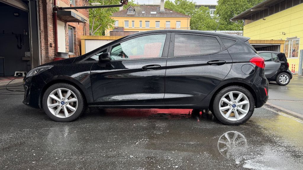 Ford Fiesta 85.000 km 12.500 &euro; Frankfurt 60314